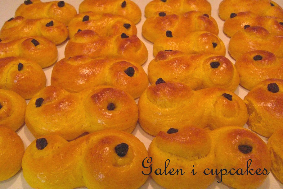 saftiga lussekatter med kesella saftiga lussekatter med kesella